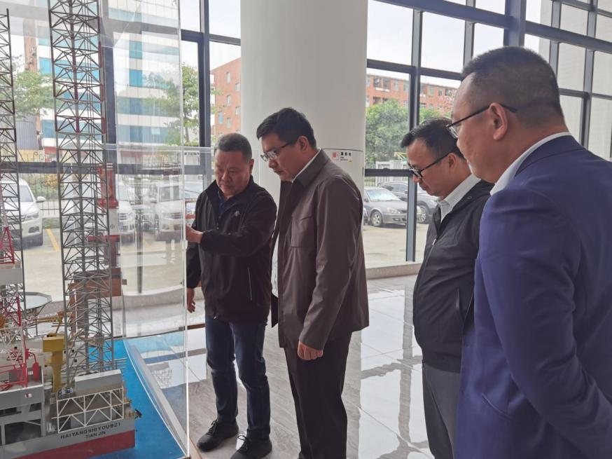 佛山市人才發(fā)展集團、佛山市科創(chuàng)控股領導蒞臨我司調(diào)研指導！